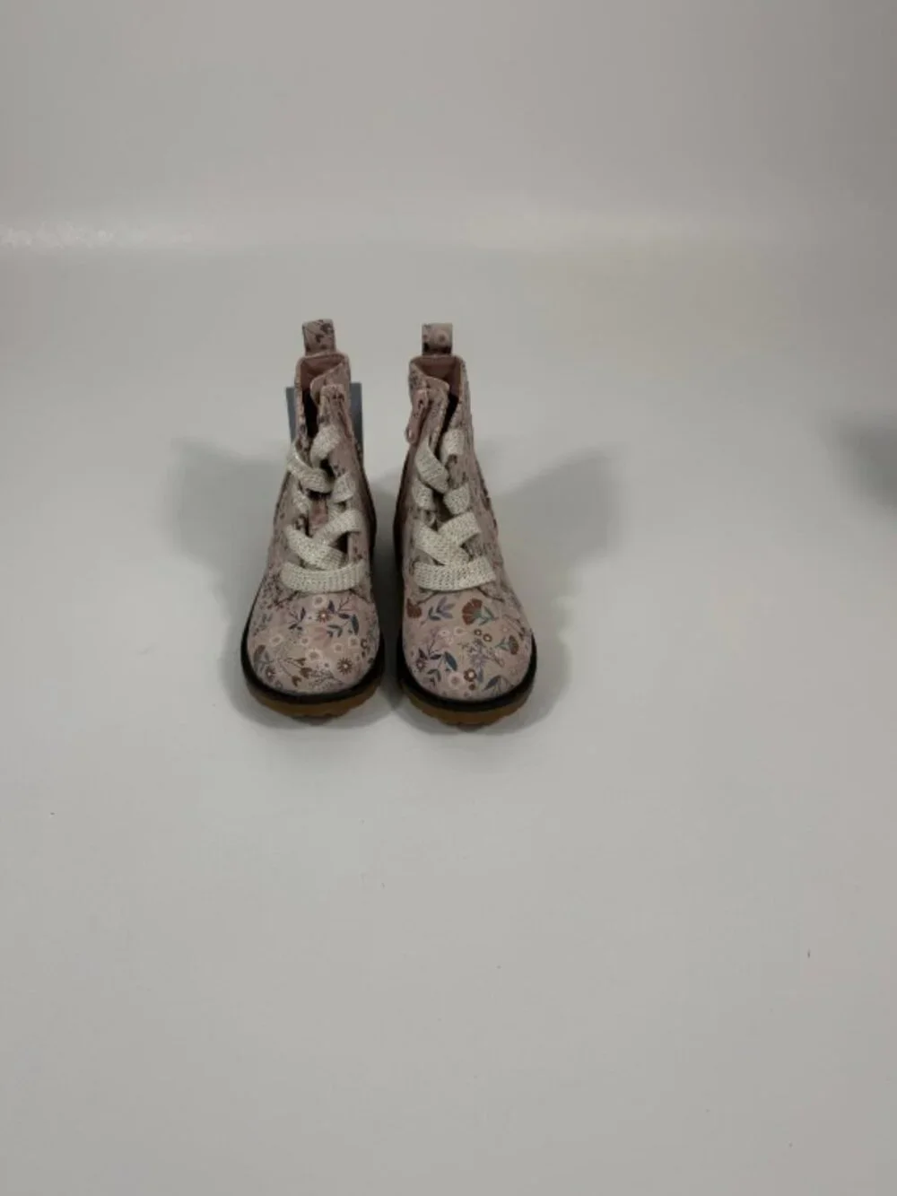 Cat and Jack beige Giovanna girls boots size 8